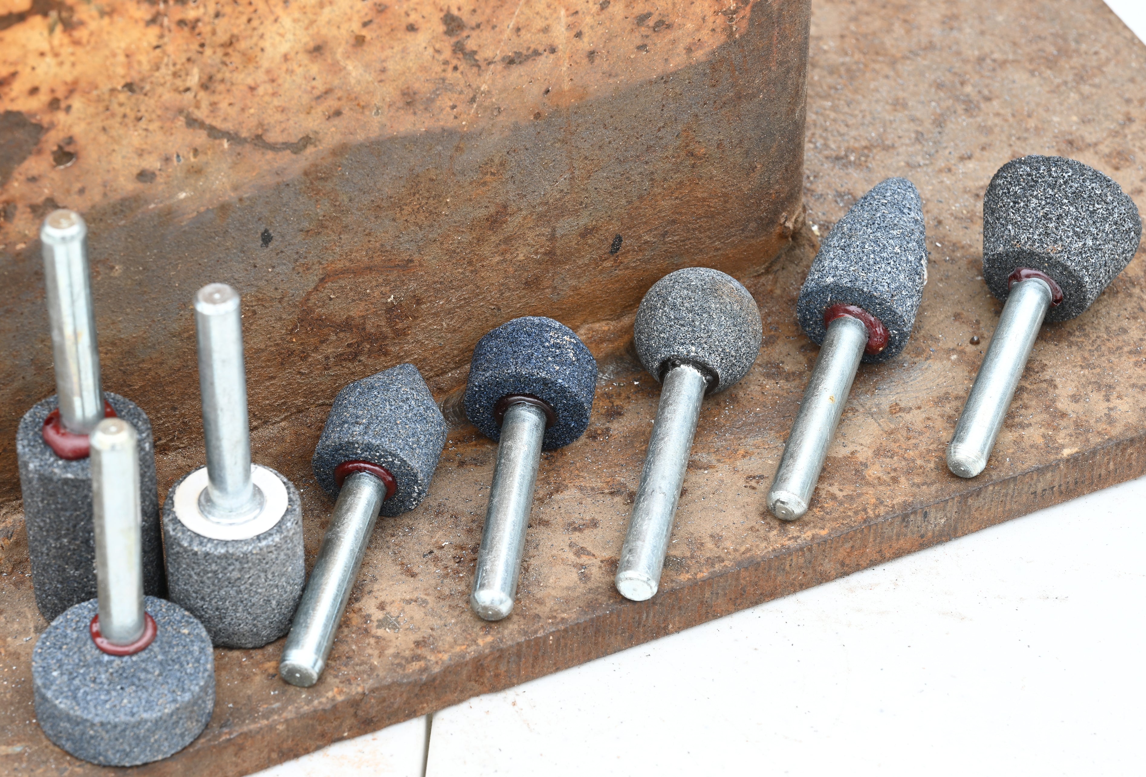Mounted Grinding Points for Metal Shaping, Deburring and Finishing